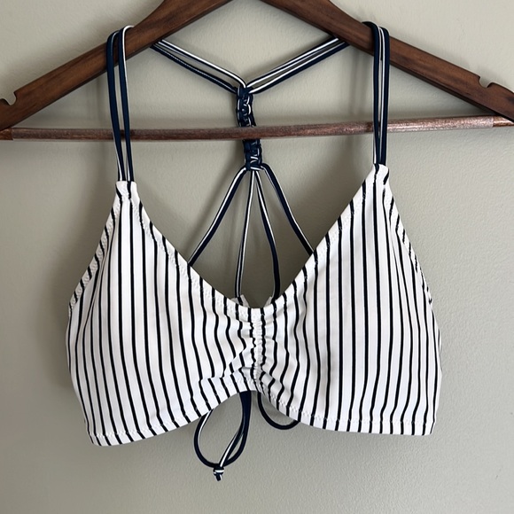 Never worn - reversible bikini with pads - Picture 4 of 15